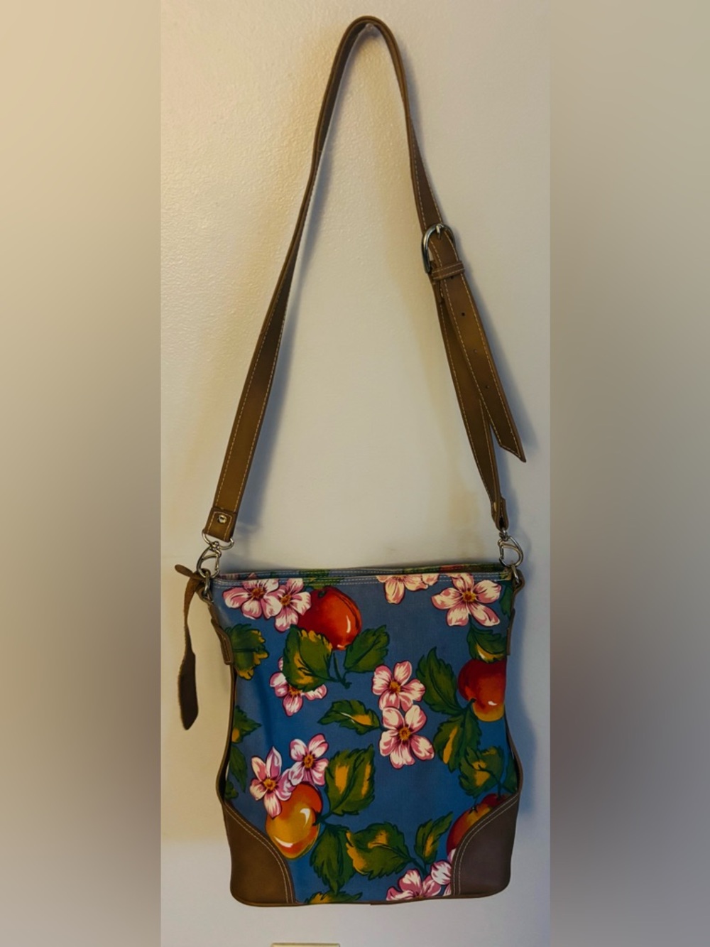 Vintage Liz Claiborne Fruit-Themed Canvas Purse - Picture 2 of 15